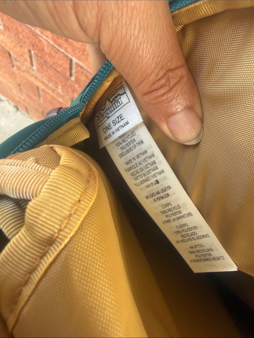 🧡Patagonia unisex  Refugio Daypack 26L brand new - Picture 9 of 14